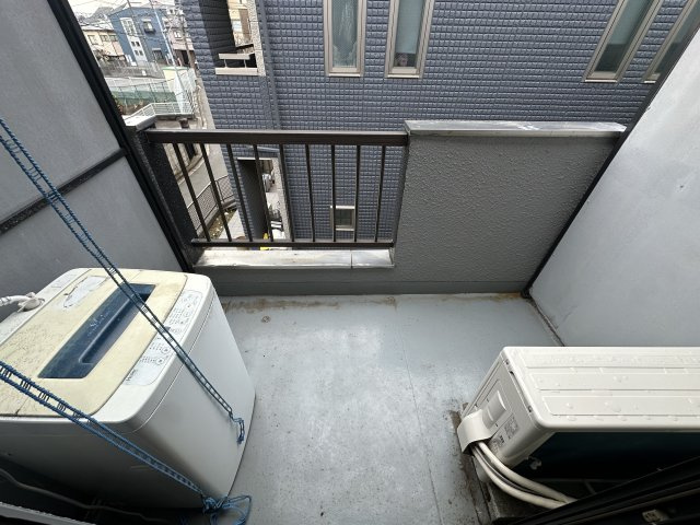 落ち着いた時間を過ごせるバルコニーです