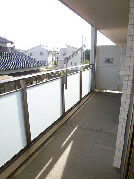 ポルタフォルトゥーナのバルコニー|外からの目が気にならないバルコニーで洗濯物が干せます