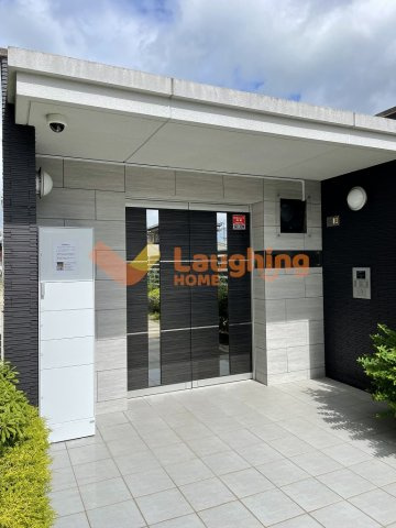 ポルタフォルトゥーナのエントランス|建物の内部です