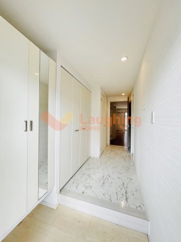 ポルタフォルトゥーナの玄関|玄関です