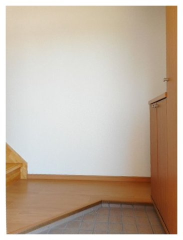 メゾンクレストＡの玄関