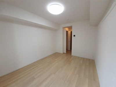 【内装】 | 楽園 | 明るい室内です