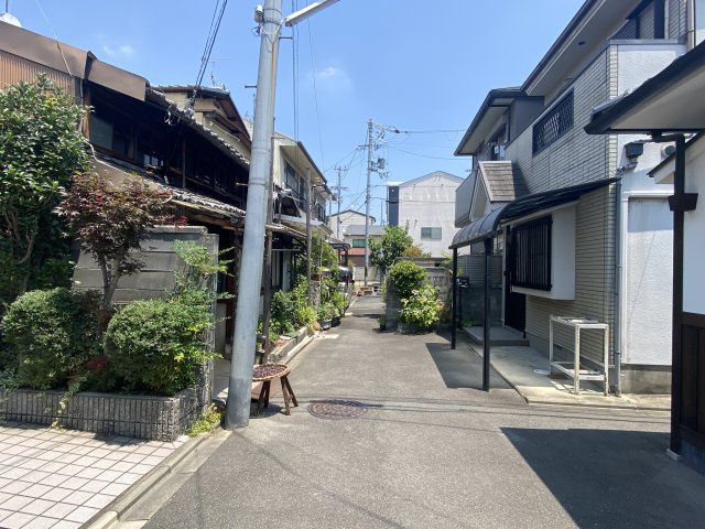 上京区突抜町　中古戸建の前面道路含む現地写真