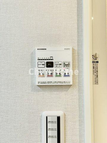 カーサ浅草桜橋の内装|【浴室乾燥機】暖房・冷風・換気・乾燥が可能です。毎日を快適に過ごせるうれしい機能が揃っています。雨の日の洗濯物も安心です。