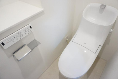 【トイレ】 | ARCOBALENO SUGINAMIHONANCHO | 温水洗浄便座。