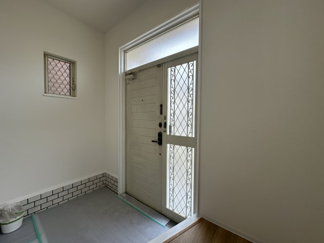 神戸市西区長畑町戸建の玄関