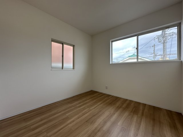 神戸市西区長畑町戸建の洋室