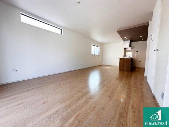 加古郡稲美町中村　第1期　新築一戸建ての居間・リビング|子供を見守りながらお料理が出来るため家族のコミュニケーションか増えます♪スペースが広く確保されている為お子様が大きくなったときは一緒に料理を楽しめます♪