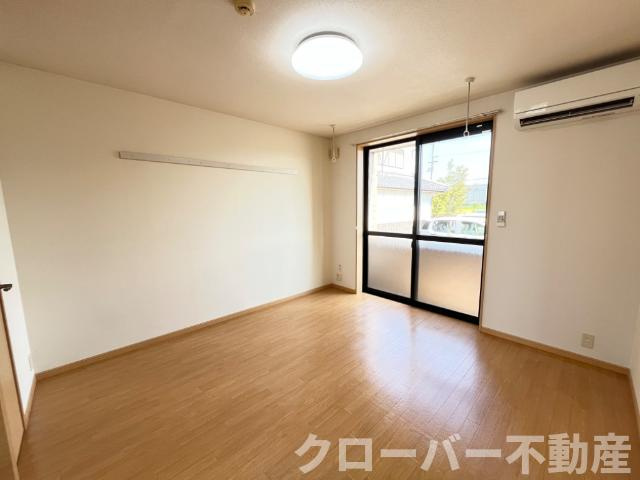 レスポワール善通寺の居間・リビング|洋室