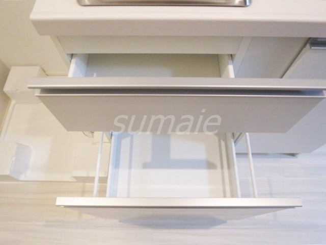 Glanz赤羽WESTのキッチン|キッチン下の収納です☆