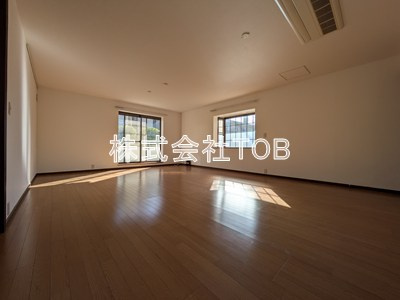 【居間・リビング】 | メゾン・ラ・フォンテーヌ | 19.4帖