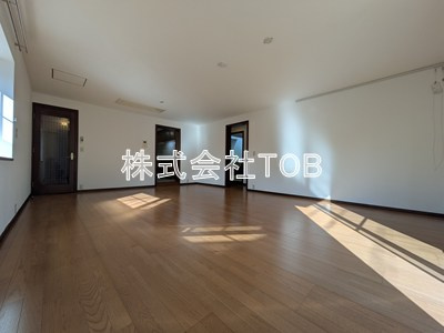 【居間・リビング】 | メゾン・ラ・フォンテーヌ | 19.4帖