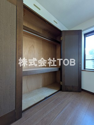 【設備】 | メゾン・ラ・フォンテーヌ | 5.8帖クローゼット