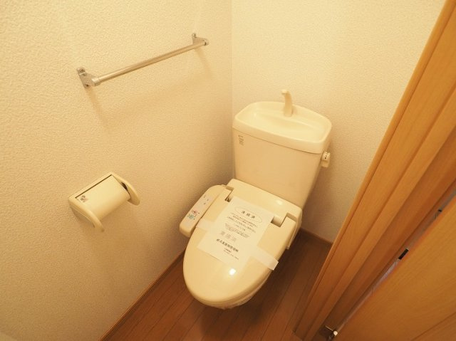 【トイレ】 | ユニメゾン葛原Ａ | 落ち着いた色調のトイレです