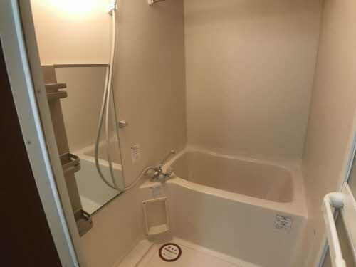 シャーメゾン安倍館Dの浴室