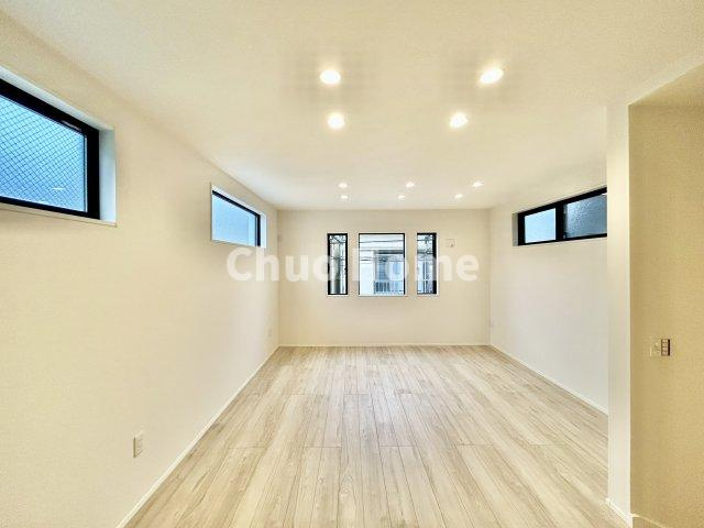 荒川区西尾久2丁目新築分譲住宅の居間・リビング|リビングダイニング