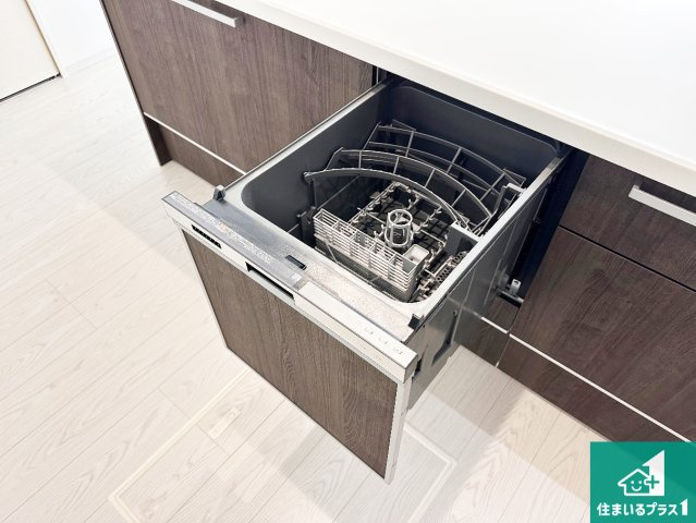 加古郡稲美町中村　第1期　新築一戸建ての設備|食事後の一仕事、食器洗いをボタン一つでお任せできちゃいます！場所を取らないビルトイン式なので、お料理スペースもしっかり確保！