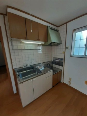 【キッチン】 | アーバンハイム | コンパクトなキッチンで掃除もラクラク