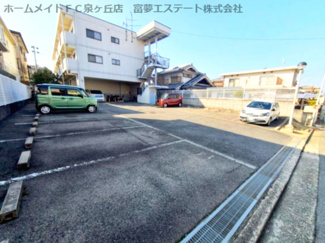 【駐車場】