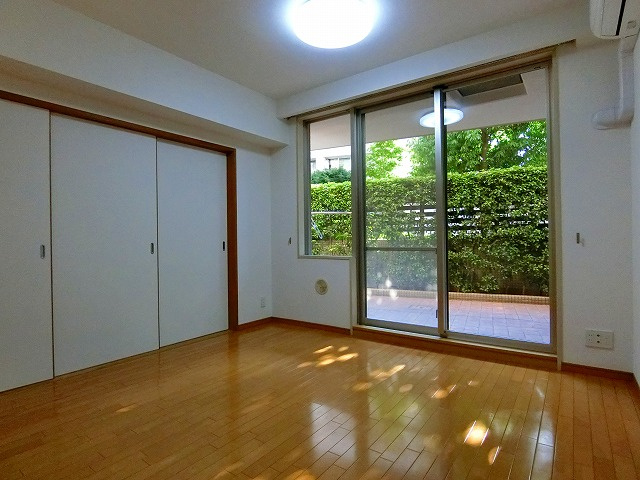 コンセール大森山王壱番館の居間・リビング