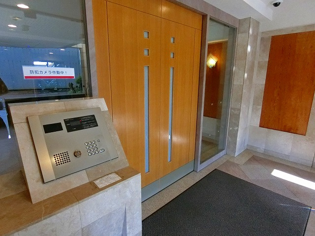 コンセール大森山王壱番館のエントランス