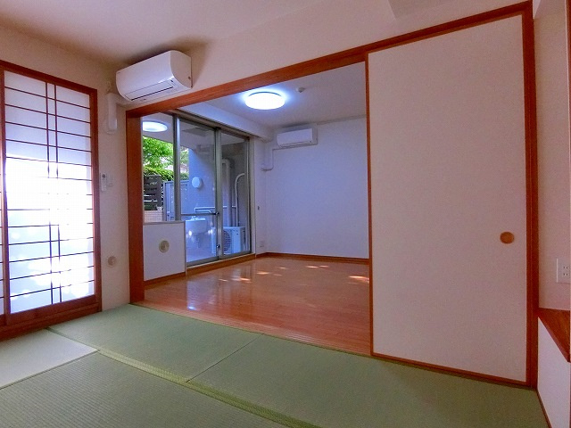 コンセール大森山王壱番館の居間・リビング