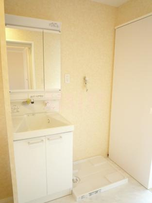 ガーデンカーサ自由が丘の独立洗面台