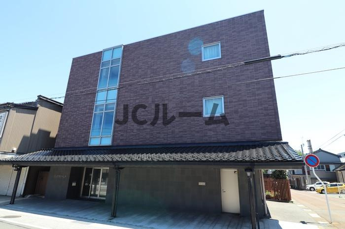 ロングステイ山下の外観