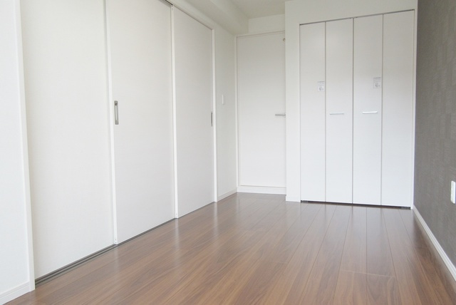 オクド　テラスの寝室|収納充実！綺麗な洋室です♪