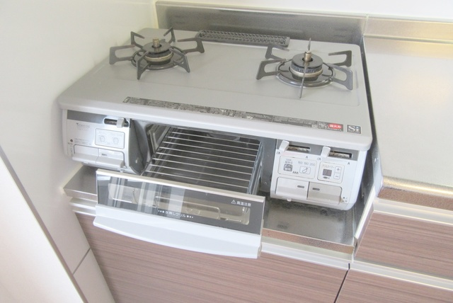 オクド　テラスのキッチン|2口コンログリル付きです♪