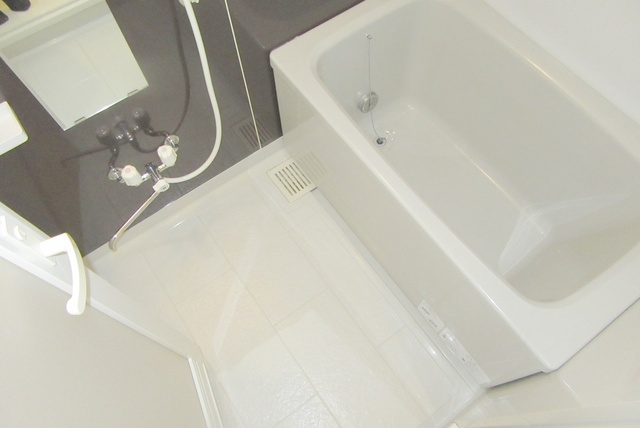 オクド　テラスの浴室|清潔感のあるバスルームで1日の疲れも流せます♪