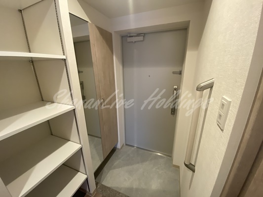 ラフィシア関内の玄関|収納充実の玄関♪