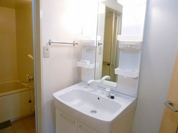 【洗面所】 | メゾンシャングリラ | スペースが確保できる洗面所です