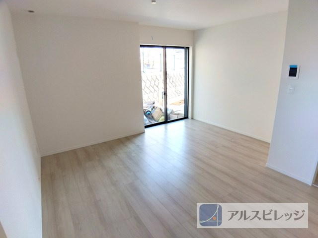 新築/新座市大和田5丁目　の居間・リビング|こちらのリビングで趣味の時間をお楽しみください