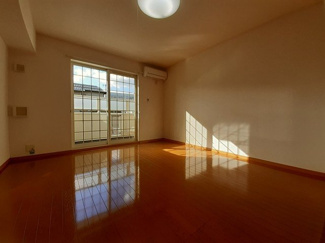 【内装】 | アルモニー・ＮＡＯ | 明るい色調の室内です