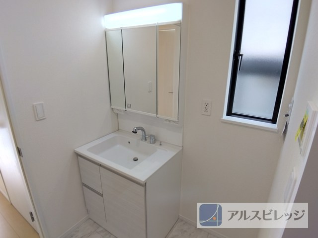 新築/新座市大和田5丁目　の独立洗面台|朝の身支度には欠かせない独立洗面化粧台