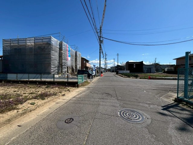 クワイエ　岐阜市西中島3丁目第7　全2区画分譲の前面道路含む現地写真|「現地（2026年3月10日）撮影」　
■前面道路　
■ヤマダ不動産　株式会社リライフ