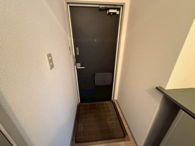 ハイツげんの玄関