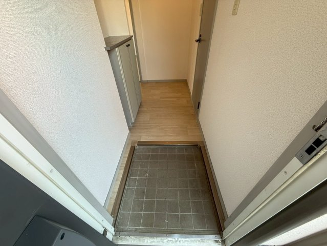 ハイツげんの玄関