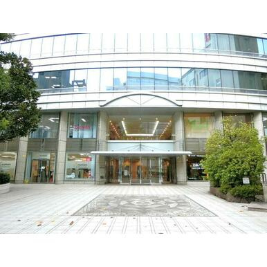 アーバンセンター横浜ウエストのエントランス