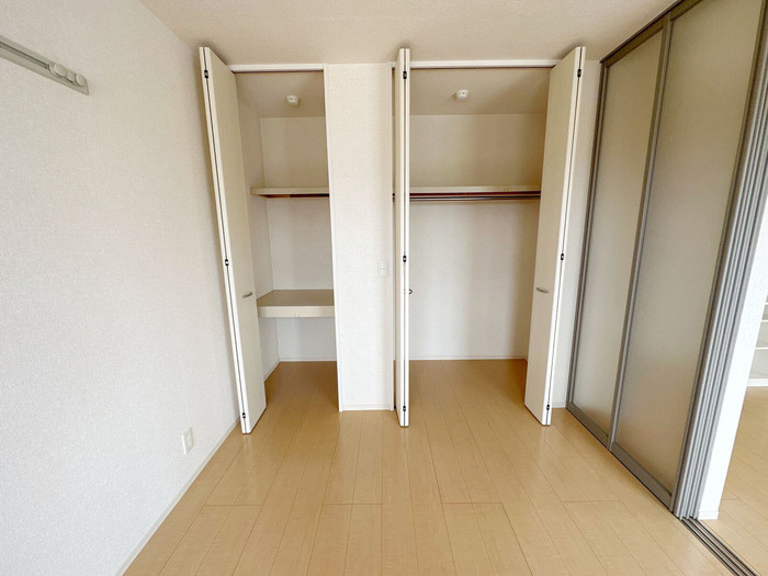 葛城市柿本のアパートの収納
