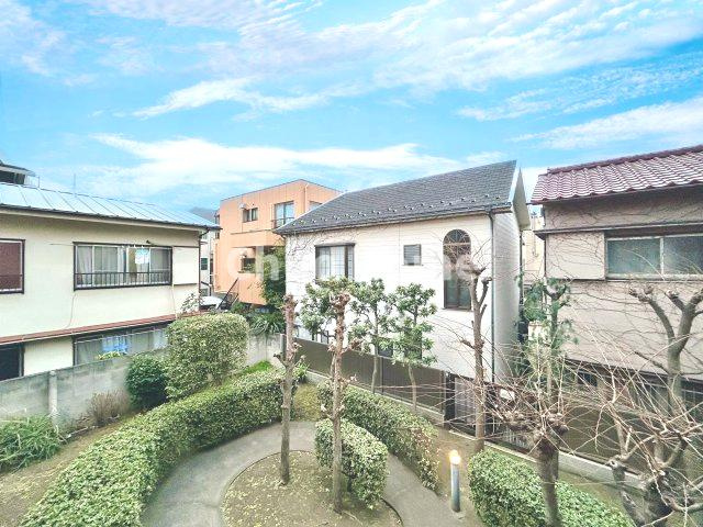 トーア平井マンションの展望|手を伸ばせば、ふれることが出来そうな環境が、そのままインテリアになったような印象です。その豊かな眺望にふさわしい空間には、通風・採光にも優れ、心地よい光と風があふれています