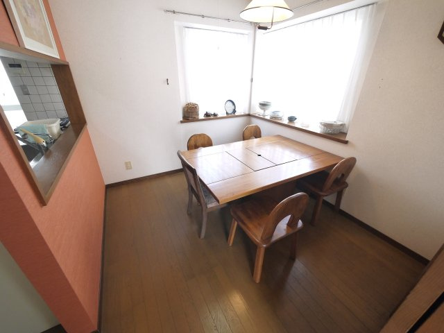 茂原市緑ヶ丘1　中古戸建の居間・リビング|4LDK 緑ヶ丘分譲地内 公南道路 スーパーせんどう徒歩約5分 都市ガス上下水