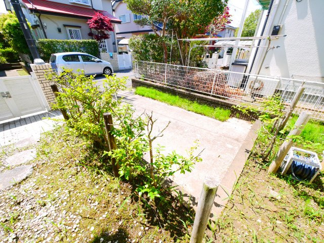 茂原市緑ヶ丘1　中古戸建の庭|4LDK 緑ヶ丘分譲地内 公南道路 スーパーせんどう徒歩約5分 都市ガス上下水