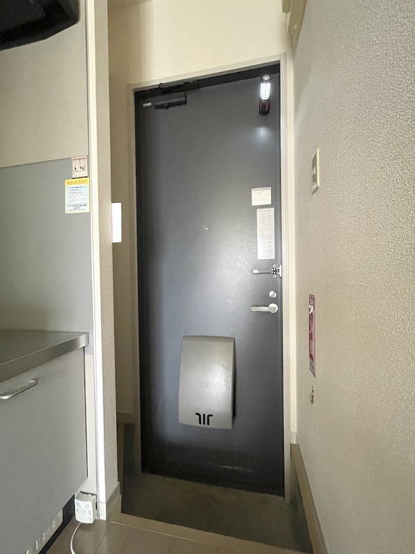 ディアス・クレストAの玄関