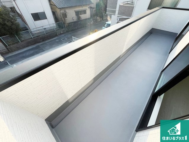 姫路市網干区垣内西町　第1期　新築一戸建てのバルコニー|ワイドバルコニーは洗濯物を干すスペースが広いのでご家族が多くても安心！