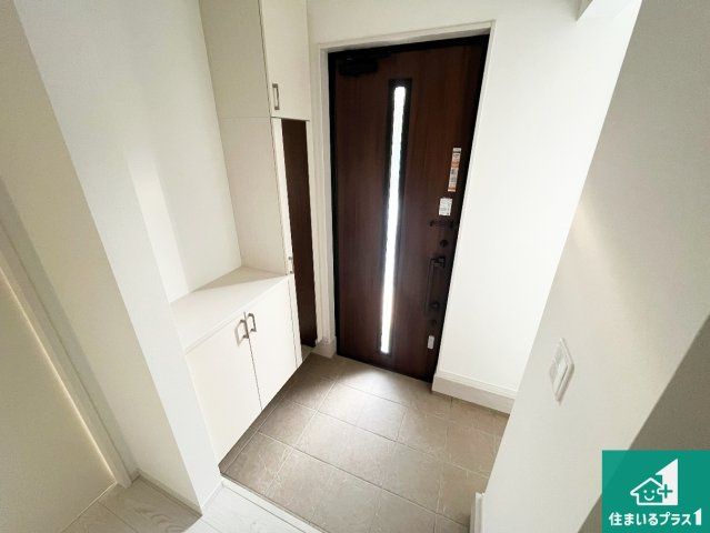 姫路市網干区垣内西町　第1期　新築一戸建ての玄関|シューズボックスにはたくさんの靴が収納できるので玄関周りはいつもスッキリ！ご家族が増えても安心！