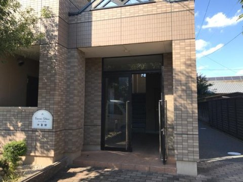 グリーングラス弐番館のエントランス