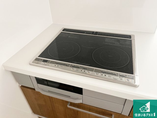 姫路市網干区垣内西町　第1期　新築一戸建ての設備|火を使わないので、安心なＩＨコンロ！でこぼこが無い構造なので、掃除もしやすく清潔に保てます！