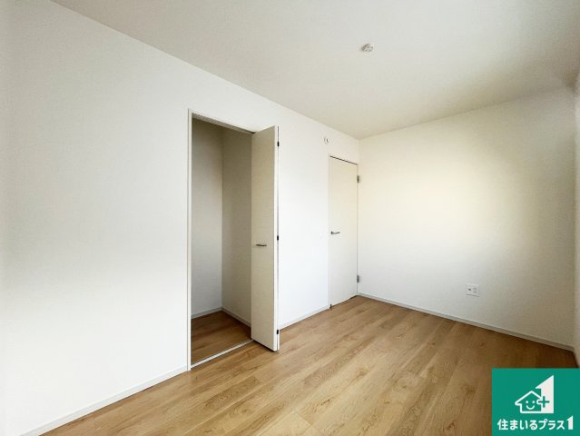 姫路市網干区垣内西町　第1期　新築一戸建ての洋室|収納スペースが充実しているので子供の成長に合わせてたくさん収納ができます！家族構成に合わせた様々な活用ができる収納！